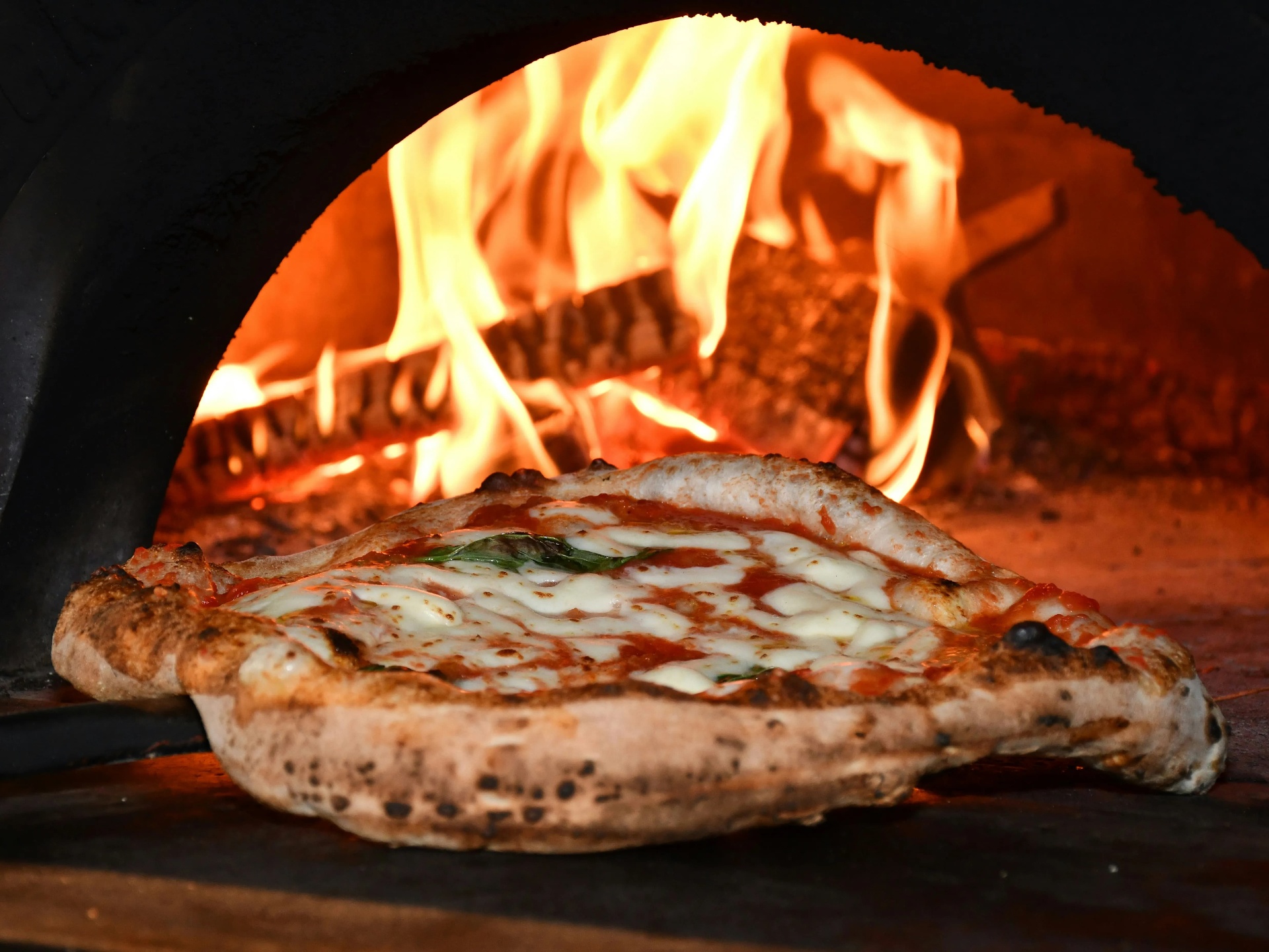 GustaNapoli Pizzeria a Tirrenia